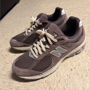 Brown new balances